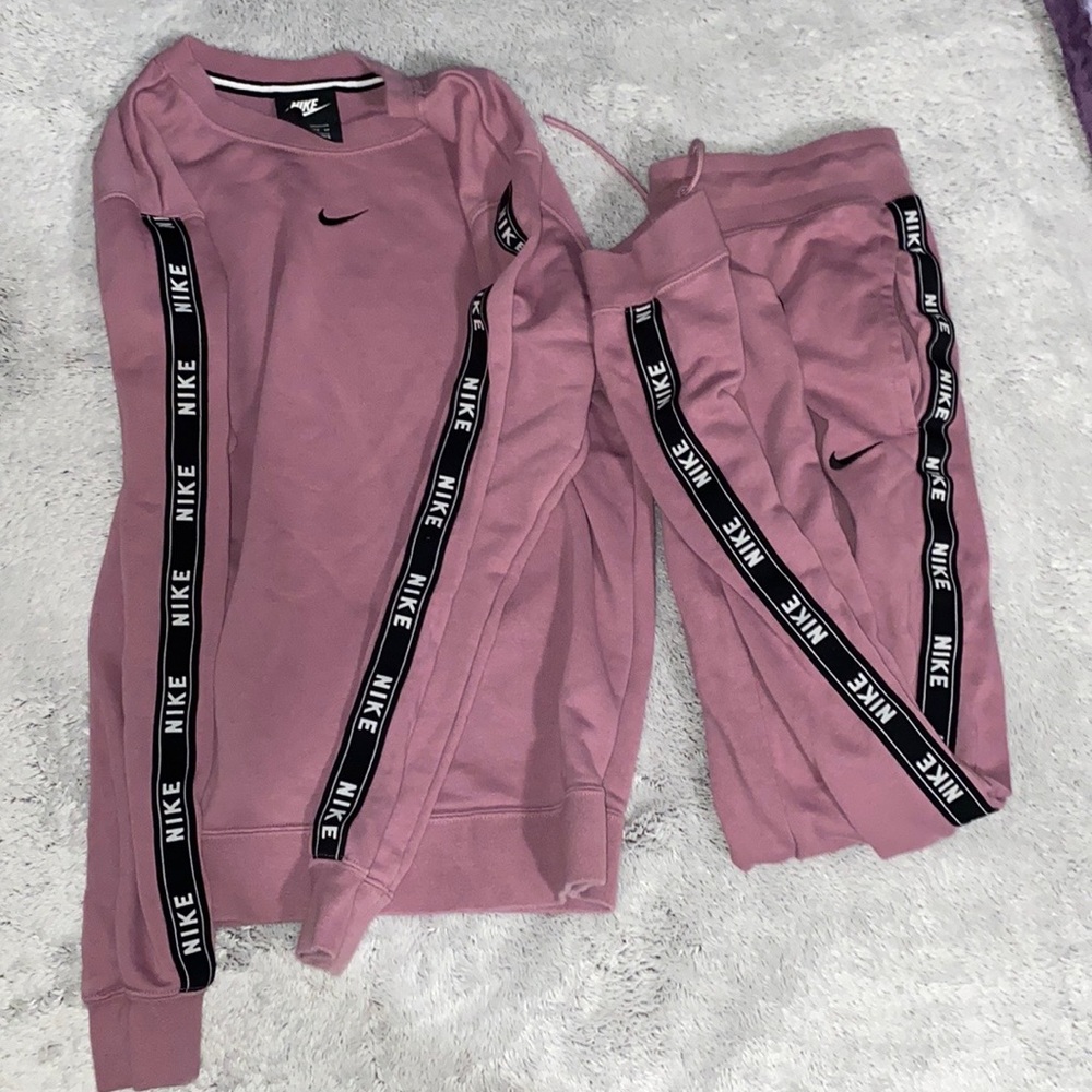 Nike sweatsuit